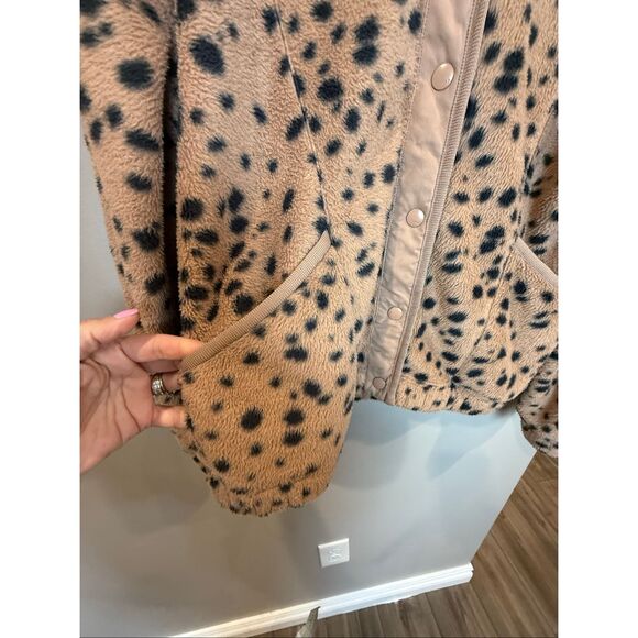 Abercrombie Leopard Fleece Jacket Medium - Picture 10 of 10